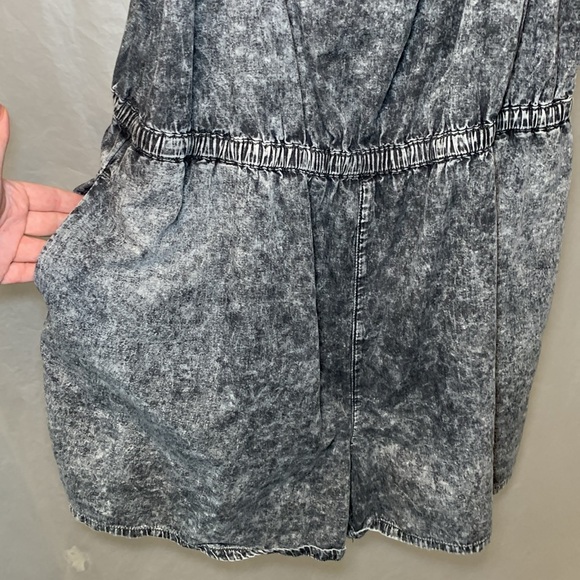 1x Plus Size Gray Acid Wash Romper Forever 21 + Plus - Picture 8 of 13